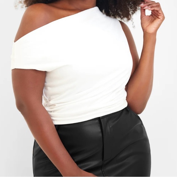 Short sleeve top - Picture 1 of 3